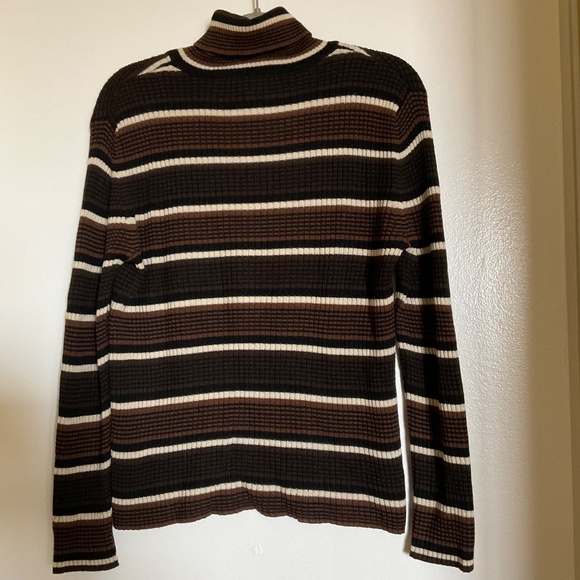 Brown striped turtleneck - Picture 3 of 3